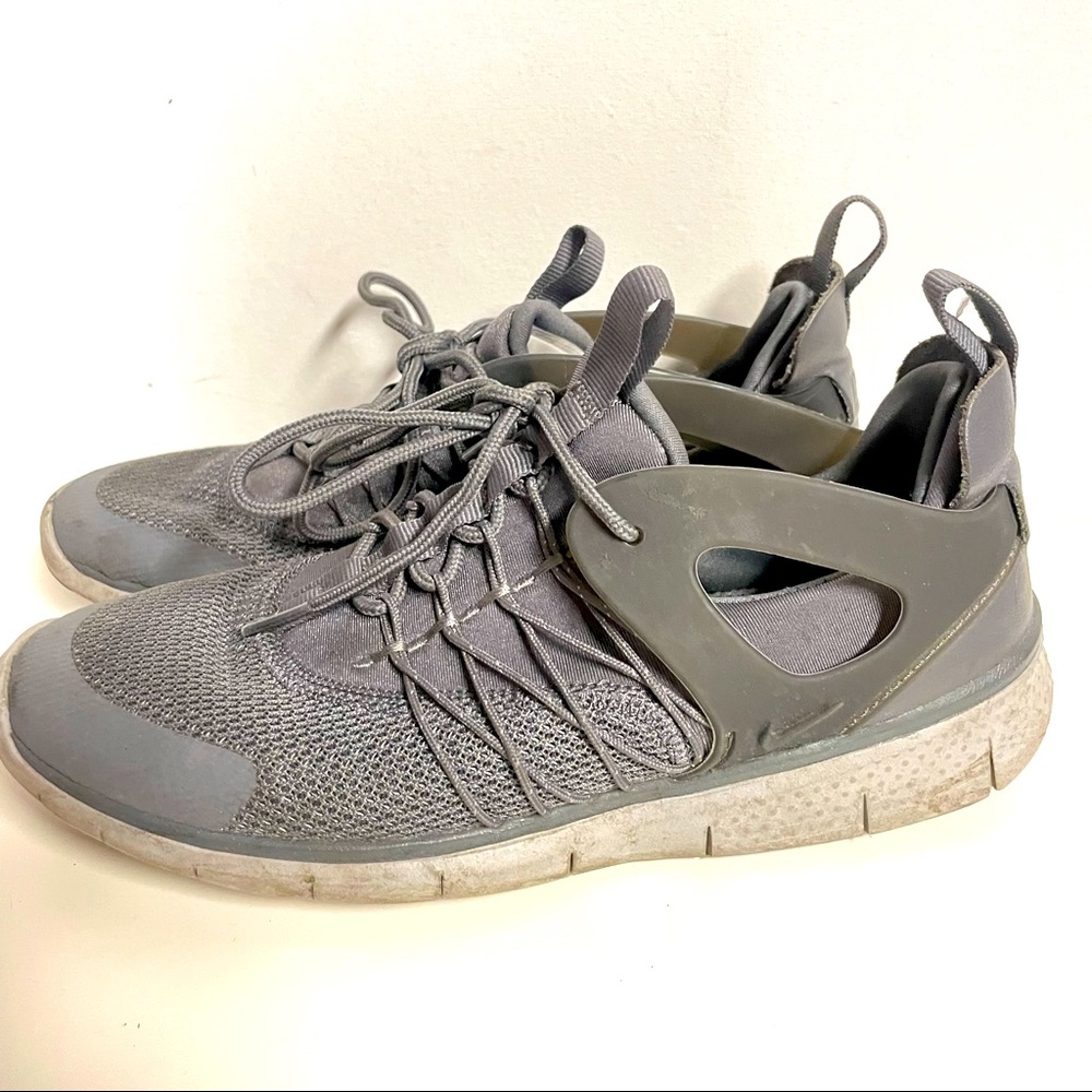 Nike Free viritous womens sneakers 6.5